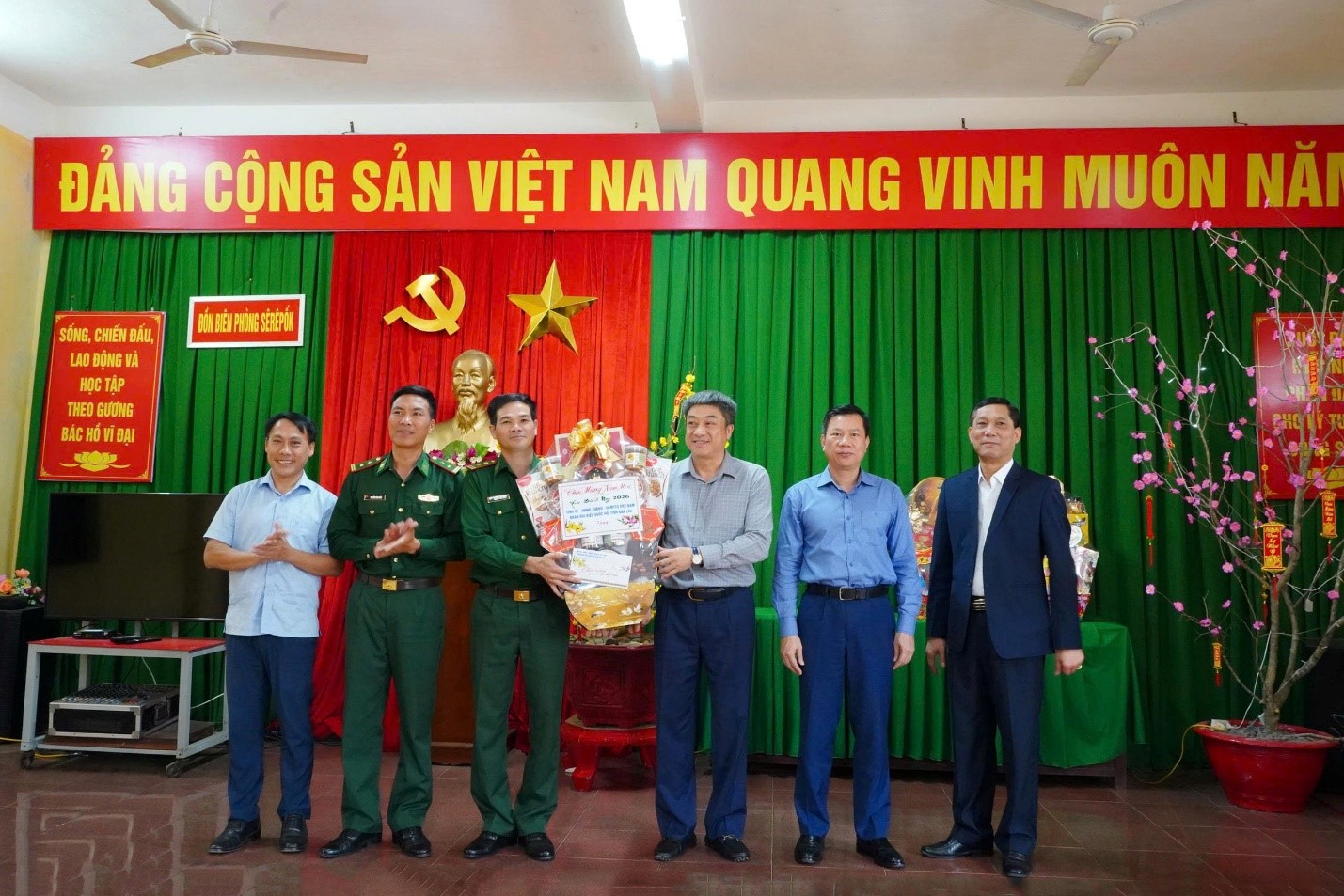 Lãnh đạo tỉnh thăm, chúc tết lực lượng vũ trang và  gia đình chính sách nhân dịp tết Nguyên đán Bính Ngọ năm 2026